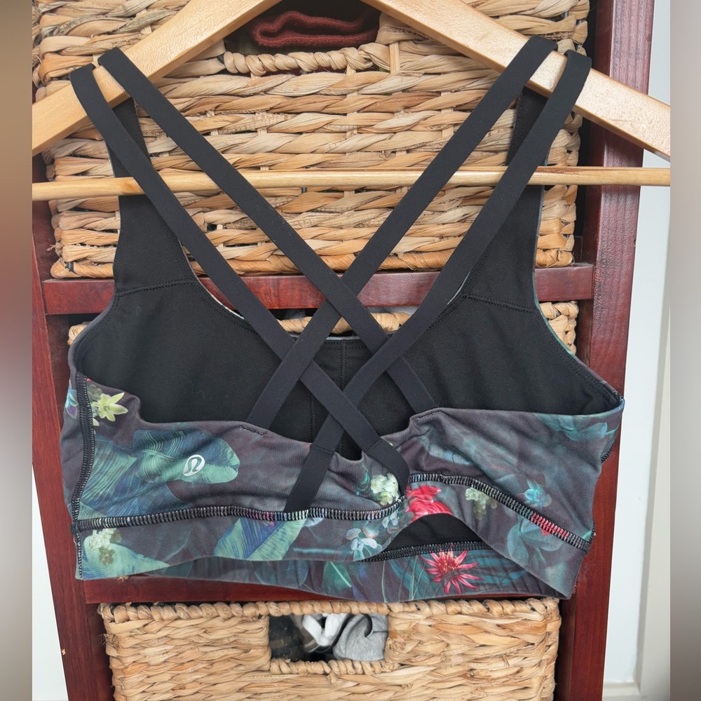 lululemon athletica Women's Tropical Print Sports Bra - Black and Green - Picture 7 of 8